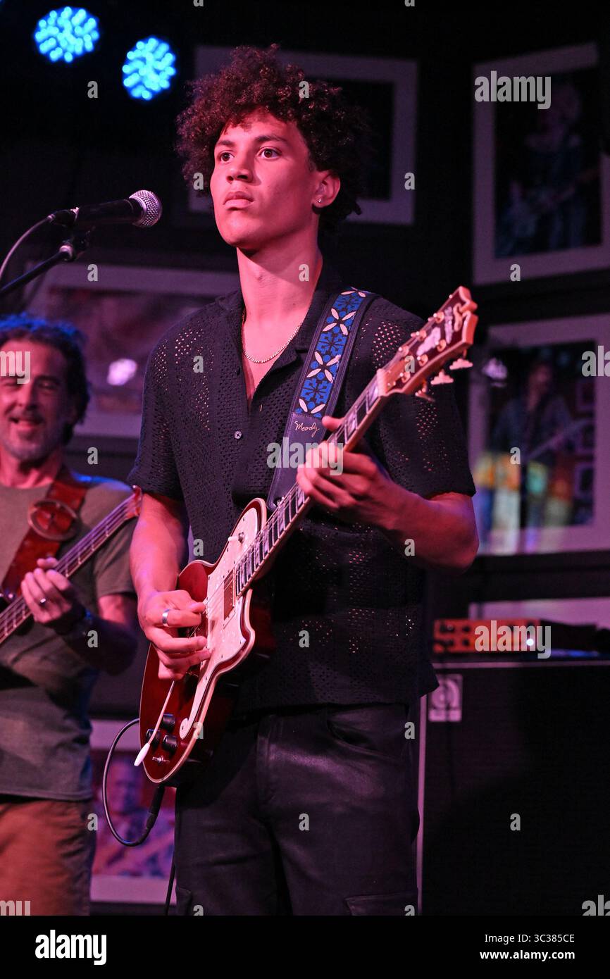 Boca Raton. 24 luglio 2025. I Trouble No More si esibiscono durante Una celebrazione della Allman Brothers Band al Funky Biscuit il 24 luglio 2025 a Boca Raton, Florida. Crediti: Mpi04/Media Punch/Alamy Live News Foto Stock