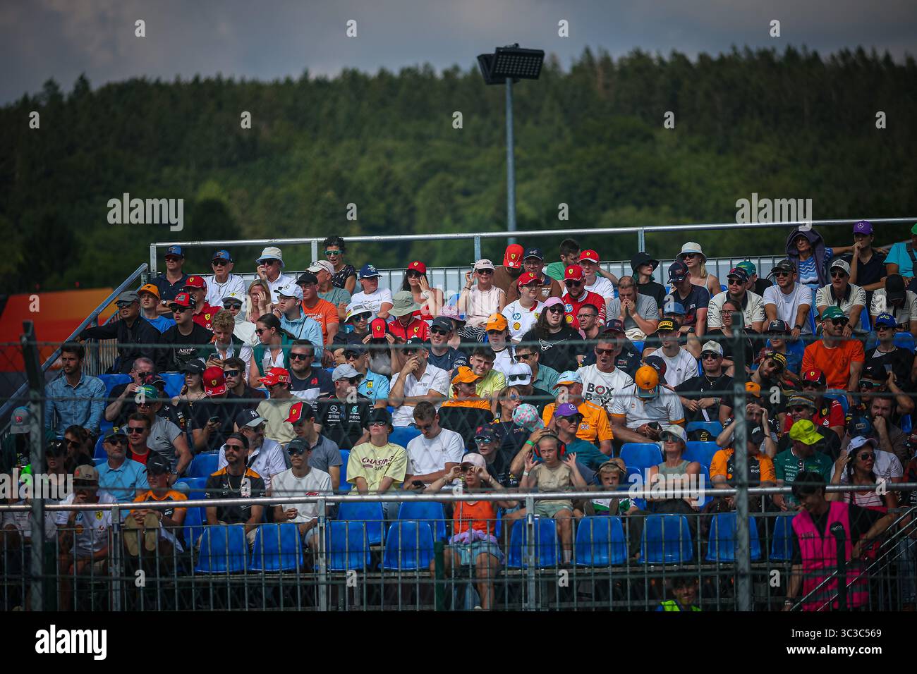 Public/Tifosi/fan/Grandstand, durante il GP del Belgio, Spa-Francorchamps 24-27 luglio 2025 Campionato del mondo di Formula 1 2025. Foto Stock