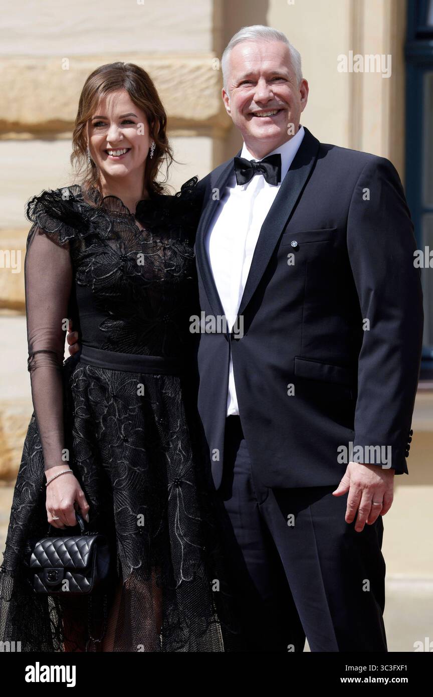 Alexander Herrmann mit Ehefrau Maxi Friedrich bei der Eröffnung der 113. Richard-Wagner-Festspiele 2025 mit der Neuinszenierung von die Meistersinger von Nürnberg im Bayreuther Festspielhaus. Bayreuth, 25.07.2025 *** Alexander Herrmann con moglie Maxi Friedrich all'apertura del 113 Richard Wagner Festival 2025 con la nuova produzione di Die Meistersinger von Nürnberg al Bayreuth Festspielhaus Bayreuth, 25 07 2025 foto:XR.xSchmiegeltx/xFuturexImagex wagner_5171 Foto Stock
