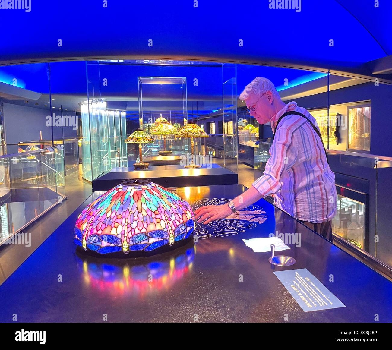 Il New York Historical Society Museum and Library si trova a Central Park West, New York City, USA 2025 - Immagine stock catturata con smartphone