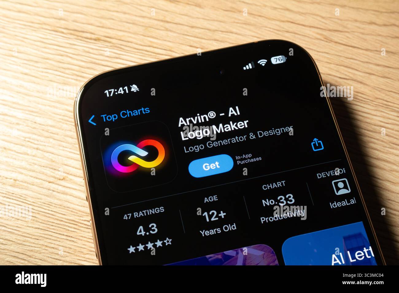 Ostrava, Cechia - 27 gennaio 2025: App store Apple con Arvin ai Logo Maker applicazione mobile generativa di intelligenza artificiale Foto Stock