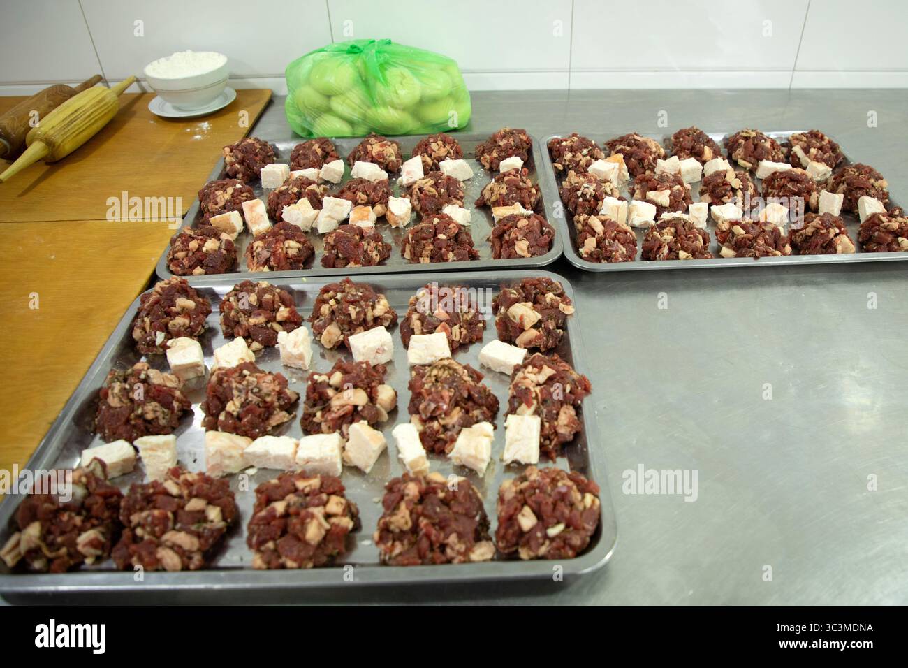 Tutti gli ingredienti di Jizzakh Samsa. Uzbekistan. Foto Stock