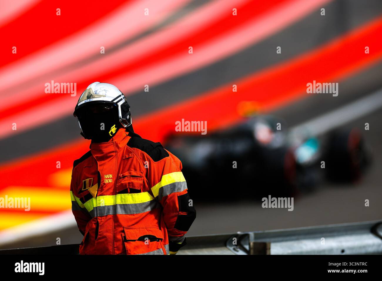 Spa-Francorchamps, Belgio. 26 luglio 2025. Maresciallo di pista, Gran Premio di F1 del Belgio al Circuit de Spa-Francorchamps il 26 luglio 2025 a Spa-Francorchamps, Belgio. (Foto di HOCH ZWEI) credito: dpa/Alamy Live News Foto Stock