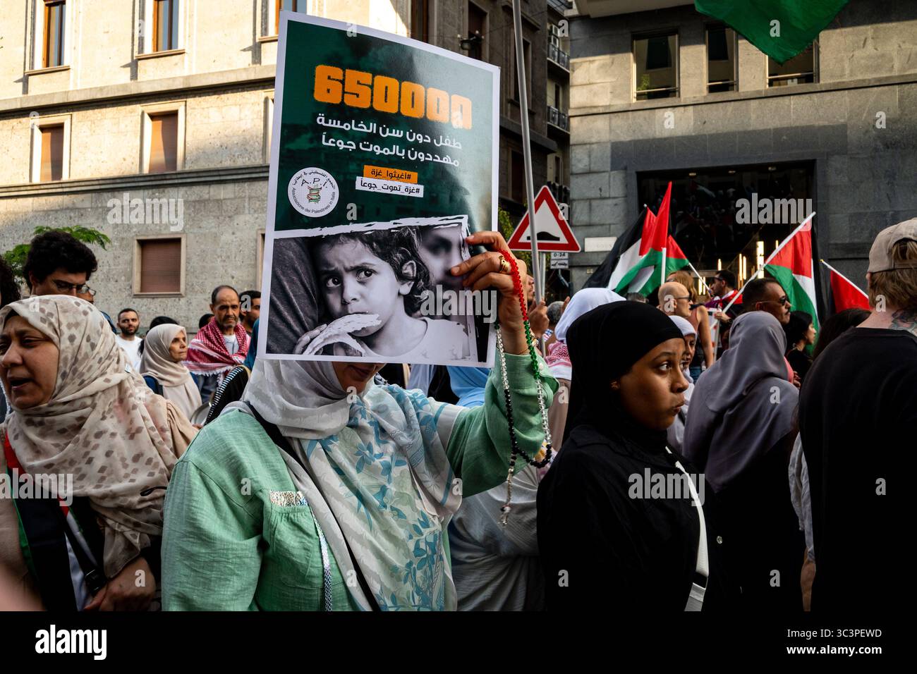 Milano, Italia. 26 luglio 2025. Ferma il genocidio in Palestina. Raduno pro-Palestina. Milano, Italia. 26 luglio 2025. Crediti: Uara/Alamy Live News Foto Stock
