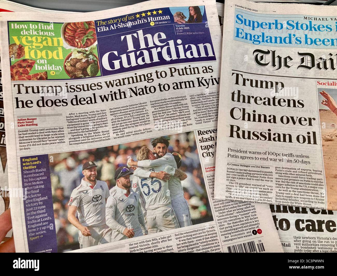 I giornali britannici riferiscono che Trump minaccia le tariffe secondarie imposte a quei paesi che continuano a pagare per la Russia, a meno che Putin non ponga fine alla guerra entro 50 giorni Foto Stock