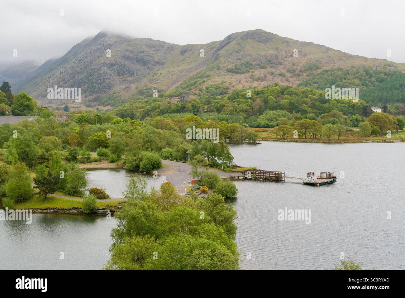 Llyn Peris vicino a Llaberis, in Galles Foto Stock