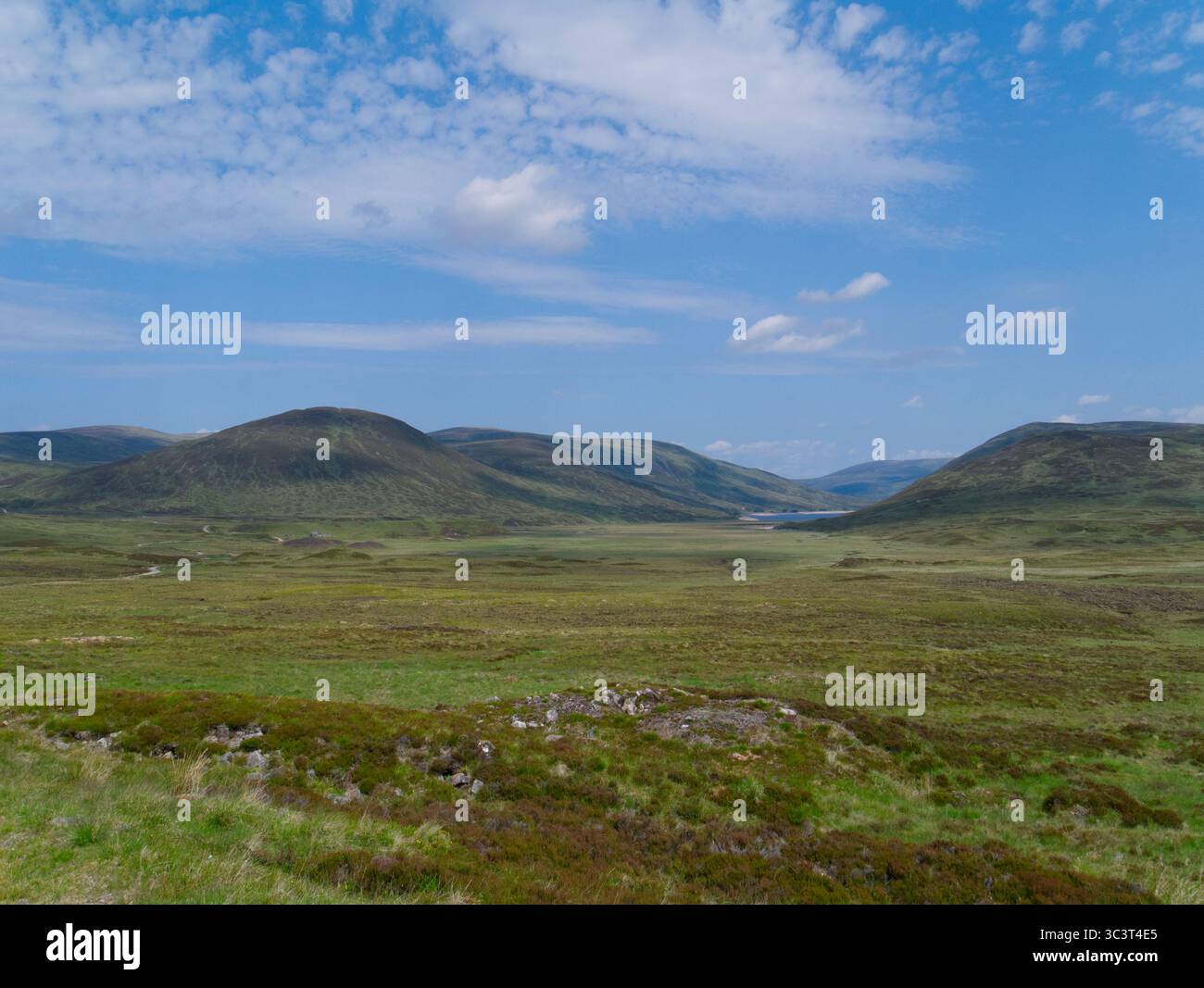 Spartiacque tra Loch Garry e Loch Rannoch, Highland Scozia Foto Stock