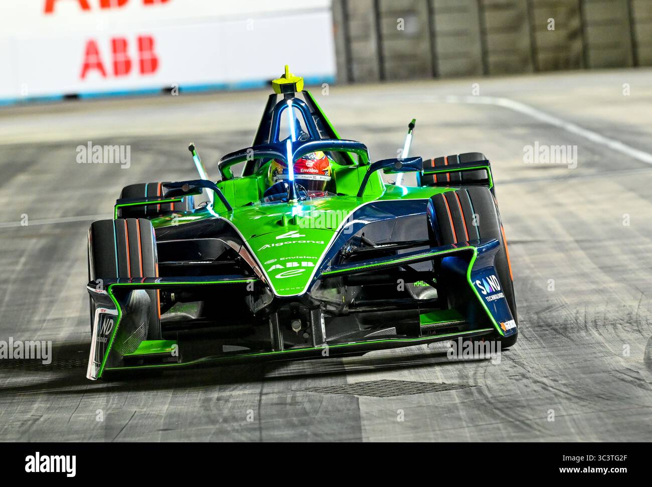 Londra, Regno Unito. 27 luglio 2025. Robin FRIJNS, ENVISION RACING, durante la sessione di qualificazione di gara 2 all'e-Prix Marvel Fantastic Four di Londra a Excel, Londra, Regno Unito. Crediti: LFP/Alamy Live News Foto Stock