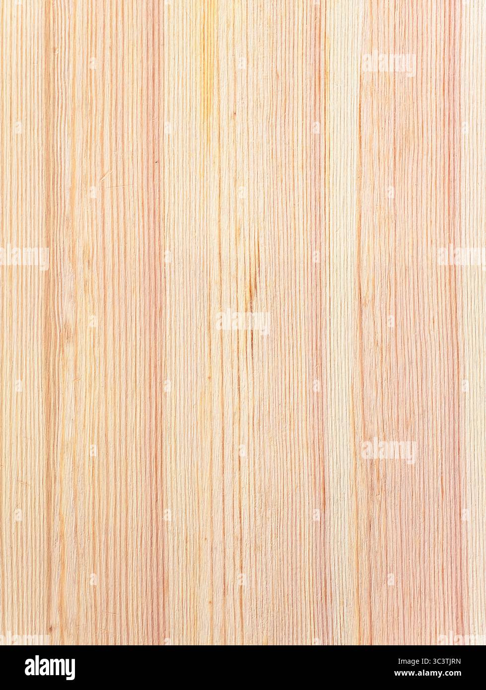 Elegante sfondo in legno chiaro testurizzato con motivi a grana sottile. Immagine astratta ad alta risoluzione ideale per sfondi eleganti, marketing digitale e progetti creativi Foto Stock