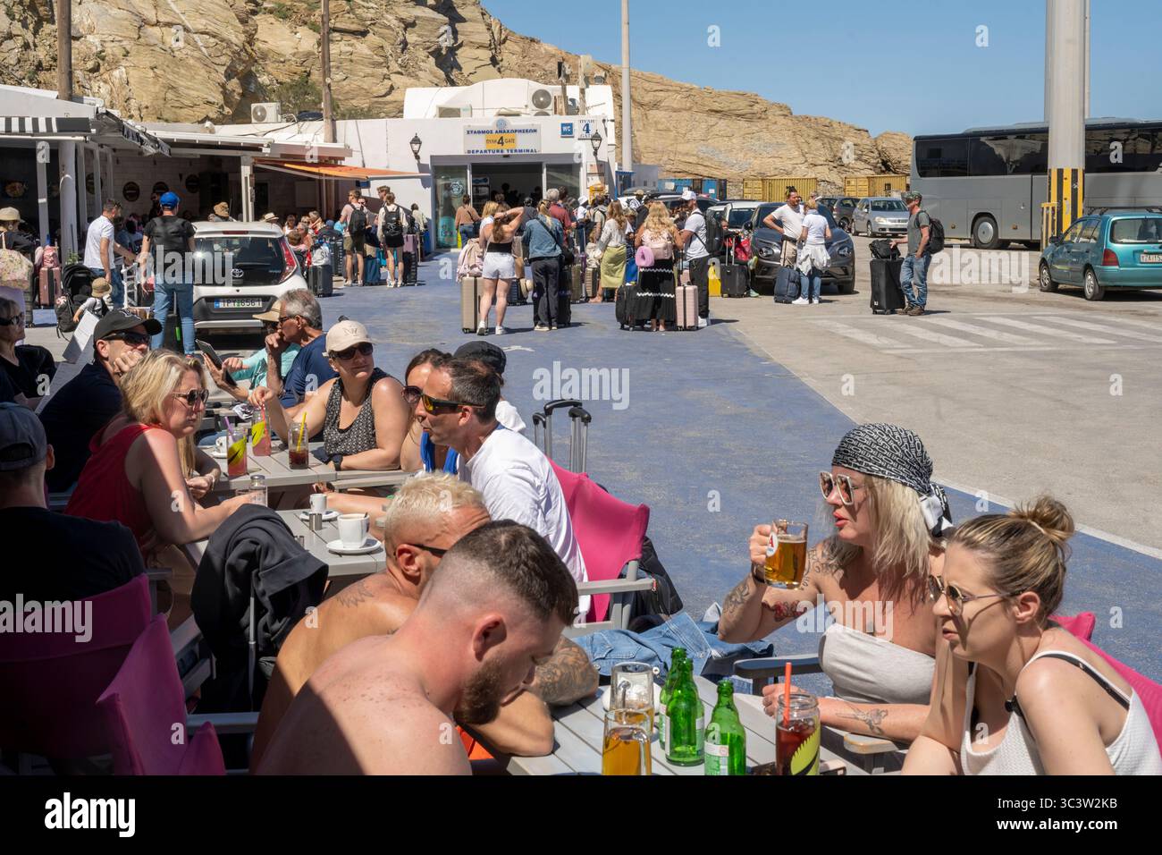 Griechenland, Kykladen, Santorini, Fira, Fährhafen Athinios Foto Stock