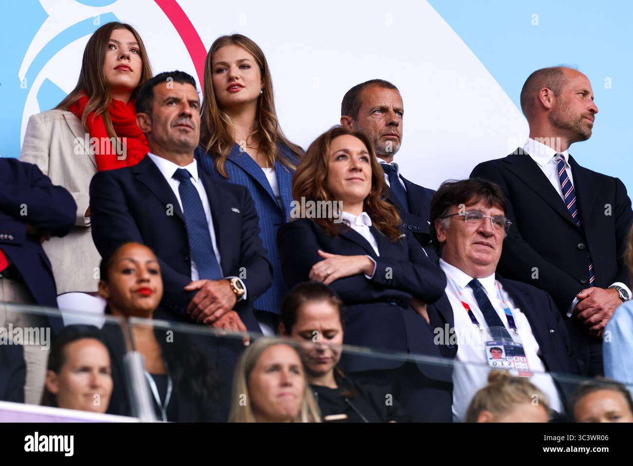 Basilea, Svizzera. 27 luglio 2025. BASILEA, SVIZZERA - LUGLIO 27: Infanta Sofía di Spagna, Leonor, Principessa delle Asturie, Aleksander Ceferin Presidente dell'UEFA, Principe Guglielmo durante la finale di UEFA EURO 2025 femminile tra Inghilterra e Spagna a St. Jakob-Park il 27 luglio 2025 a Basilea, Svizzera. (Foto di Leiting Gao/Agenzia BSR) credito: Agenzia BSR/Alamy Live News Foto Stock