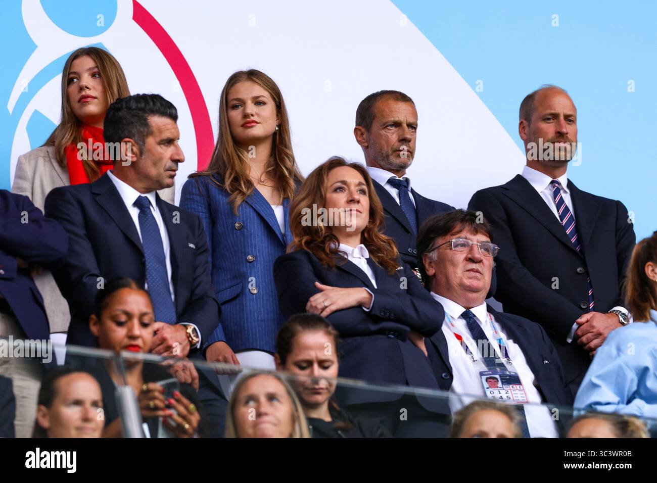 Basilea, Svizzera. 27 luglio 2025. BASILEA, SVIZZERA - LUGLIO 27: Infanta Sofía di Spagna, Leonor, Principessa delle Asturie, Aleksander Ceferin Presidente dell'UEFA, Principe Guglielmo durante la finale di UEFA EURO 2025 femminile tra Inghilterra e Spagna a St. Jakob-Park il 27 luglio 2025 a Basilea, Svizzera. (Foto di Leiting Gao/Agenzia BSR) credito: Agenzia BSR/Alamy Live News Foto Stock