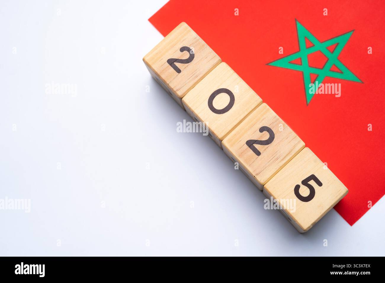 2025, Marocco, bandiera marocchina con data block, concept, eventi importanti per il Marocco nel nuovo anno, elezioni, economia, attività sociali, banca centrale Foto Stock