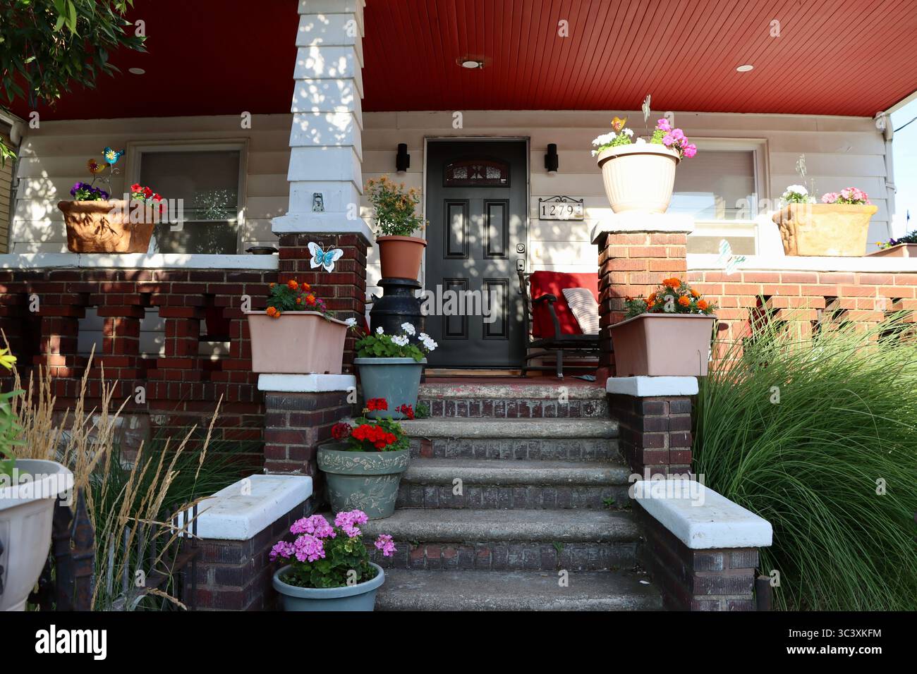 Edificio sulla West 69th Street a Cleveland, Westside Little Italy, Ohio, luglio 2025 Foto Stock