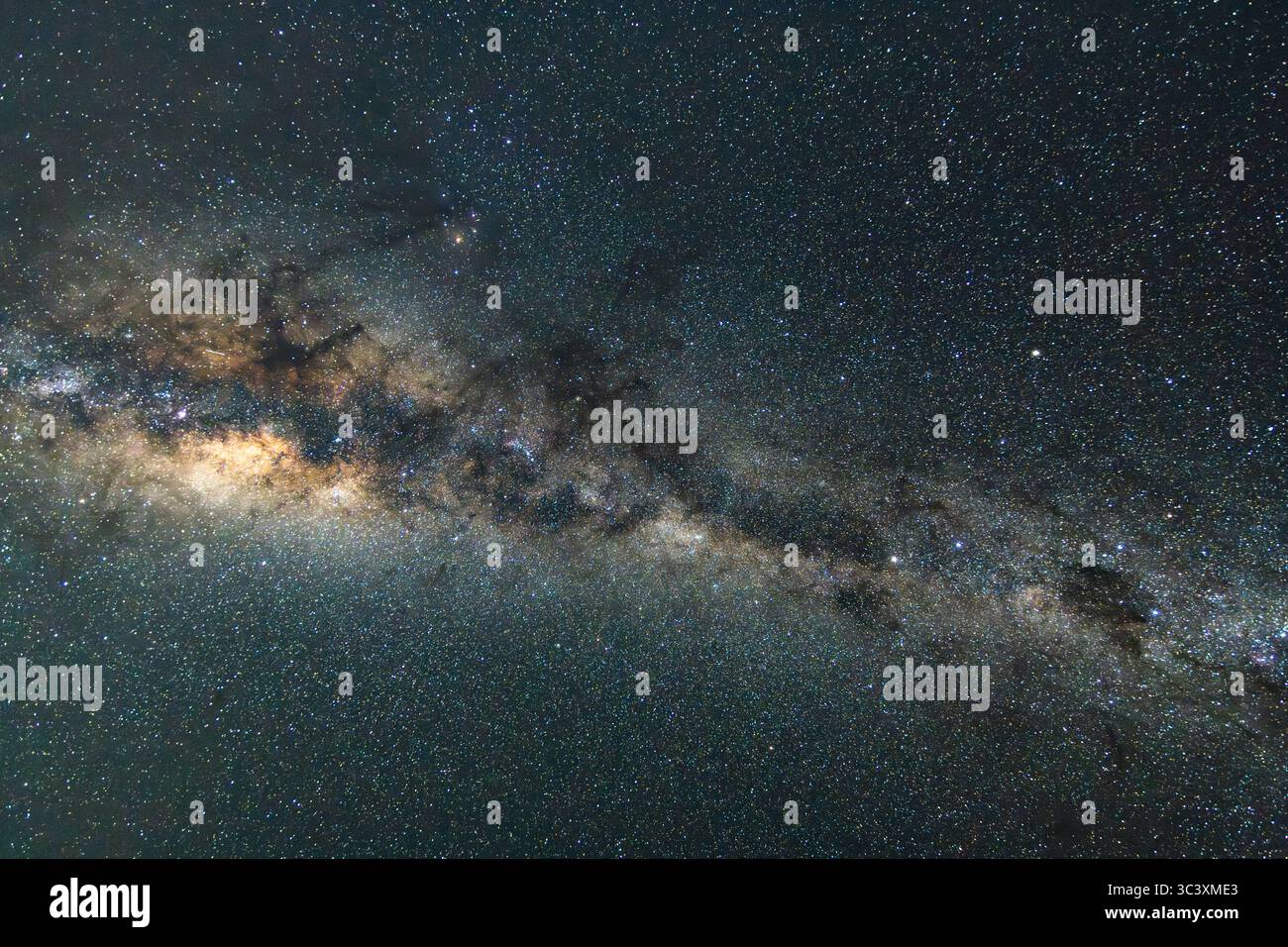 The Dark EMU Constellation in the Milky Way Galaxy piena di stelle provenienti da Blayney, Central West, NSW, Australia. Foto Stock