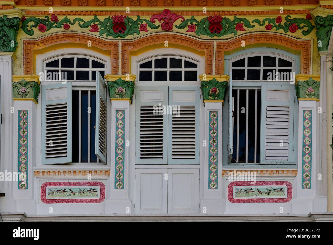 L'architettura sino-portoghese, conosciuta anche come l'architettura cinese barocca, Straits o Peranakan, è uno stile ibrido asiatico che incorpora elementi di entrambi Foto Stock