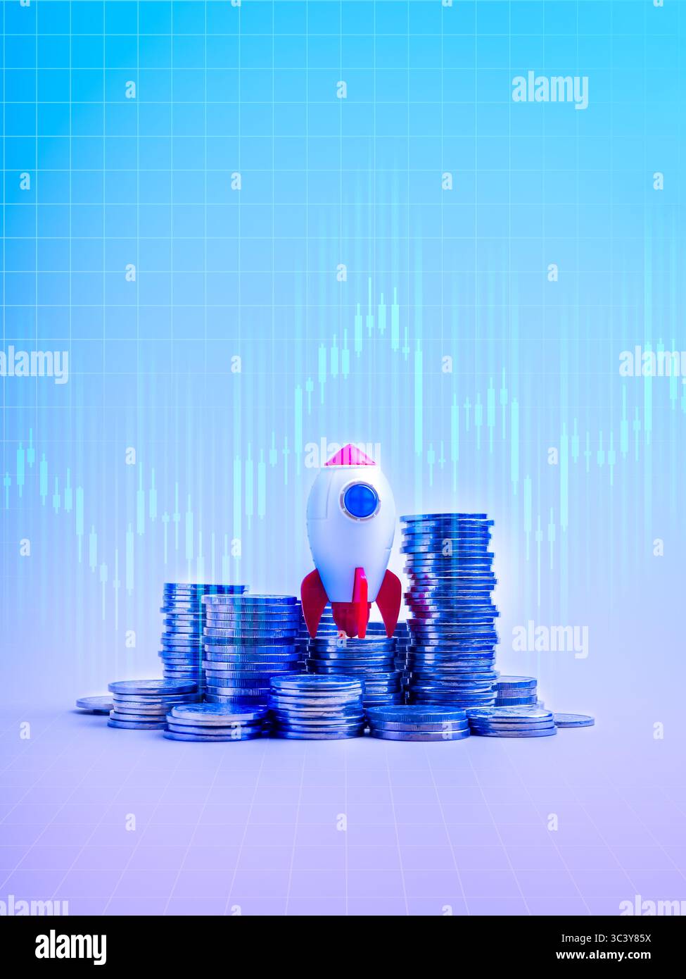 Crescita del denaro, margine di profitto delle startup aziendali, pianificazione finanziaria, servizi bancari e finanziari, concetto di investimento online. Giocattolo a razzo di avvio e monete di denaro p Foto Stock