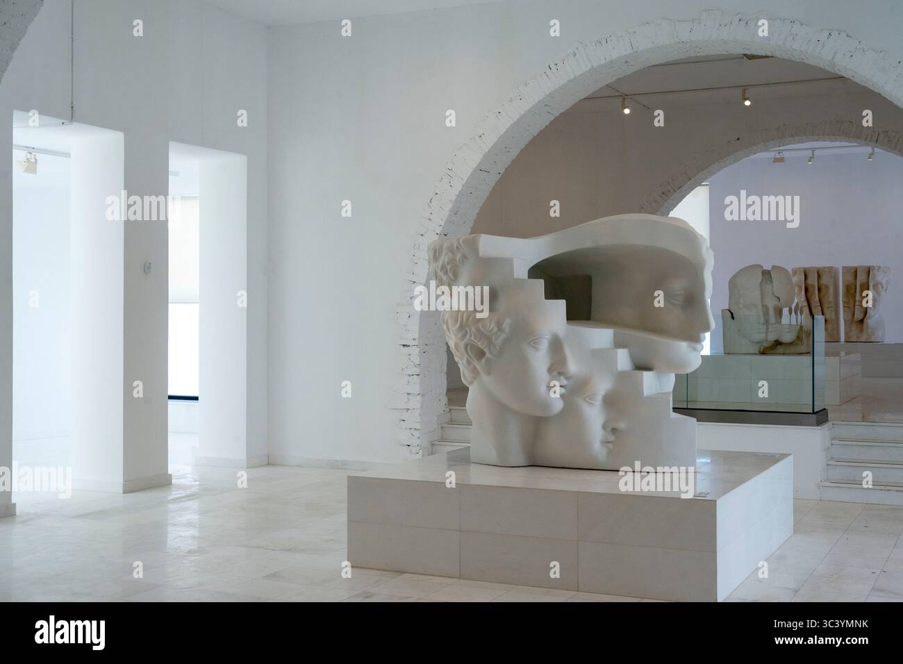 Griechenland, Kykladen, iOS, Inselhauptstadt Chora, Gaitis-Simossi-Museum, Plastiken und Skulpturen von Loretta Gaiti Foto Stock