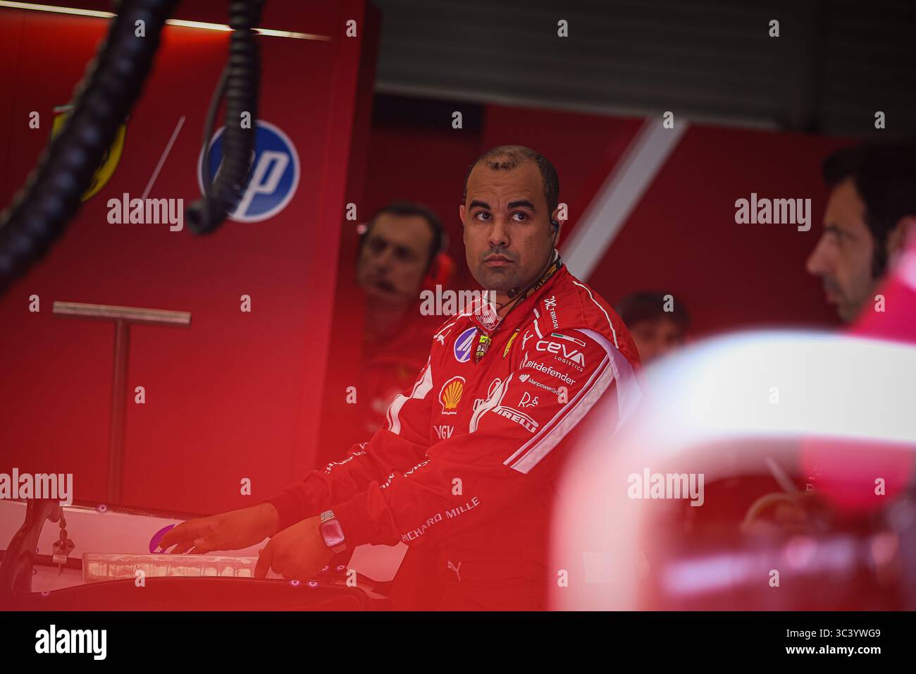 Ferrari Mechanics , durante il GP del Belgio, Spa-Francorchamps 24-27 luglio 2025 Formula 1 Campionato del mondo 2025. Foto Stock