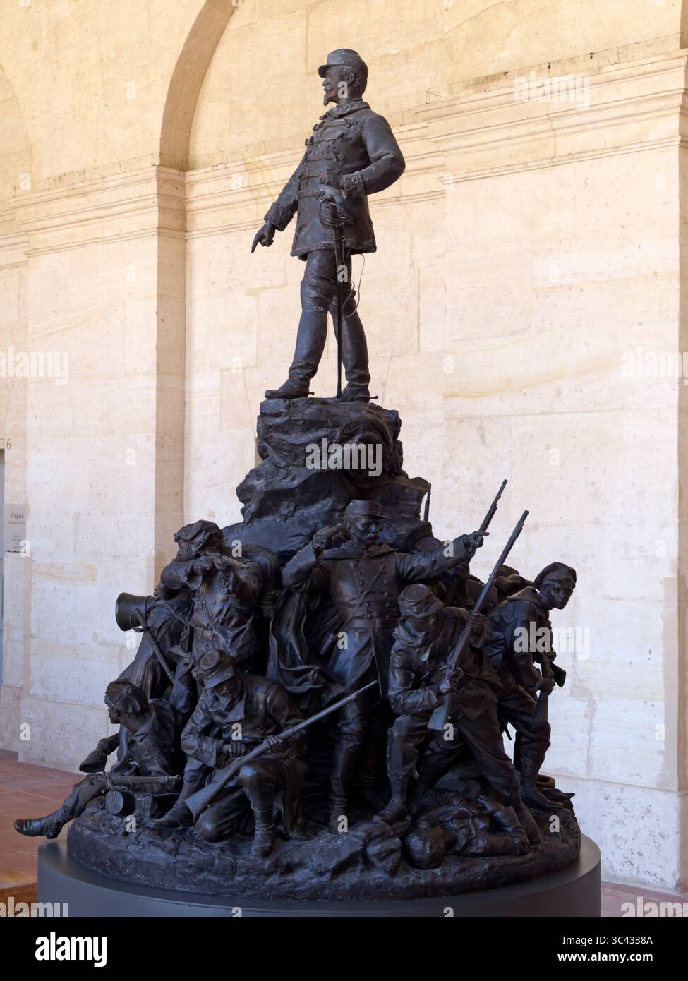 Questo gruppo scolpito è una versione ridotta del monumento eretto a le Mans nel 1885 in memoria della battaglia di le Mans nel 1871, quando la Francia fu sconfitta Foto Stock