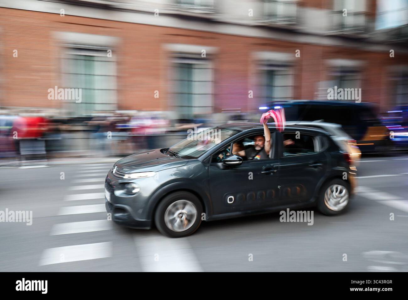 22 maggio 2021, MADRID, MADRID, SPAGNA: I tifosi dell'Atletico de Madrid festeggiano a Neptuno fount dopo aver vinto il campionato spagnolo di calcio, la Liga, mentre l'Atletico de Madrid ha vinto la partita di calcio contro il Real Valladolid il 22 maggio 2021 a Madrid, Spagna. (Immagine di credito: © Oscar J. Barroso/AFP7 via ZUMA Wire) Foto Stock