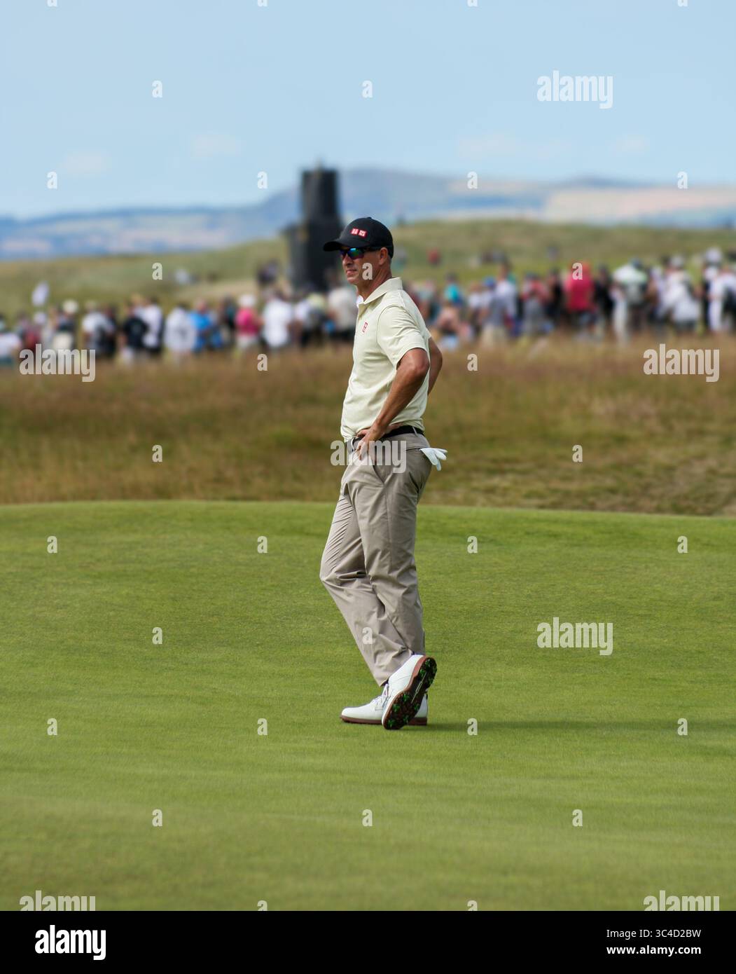 North Berwick Scotland, 13 luglio 2025, Genesis Scottish Open Adam Scott aspetta il suo turno sul putting green Foto Stock