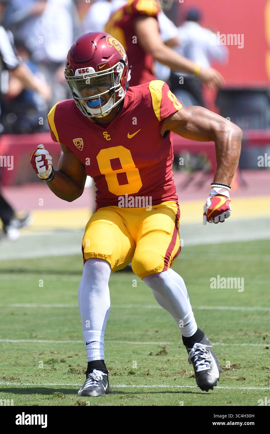1 settembre 2018 Los Angeles, CA.USC Trojans wide receiver Amon-Ra St. Brown #8 degli USC Trojans si scalda sul campo prima della partita di calcio NCAA tra USC Trojans e UNLV Rebels al Coliseum di Los Angeles, California..foto obbligatoria : Louis Lopez/CSM(Credit Image: &Copy; Louis Lopez/CSM via ZUMA Wire) Foto Stock