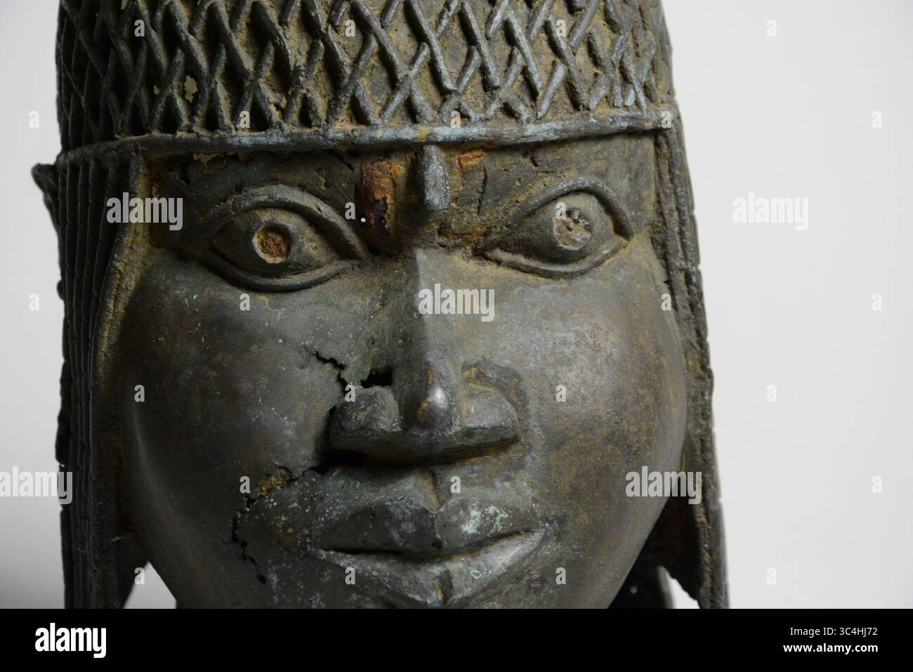 African Tribal Art Benin Bronze Head Foto Stock