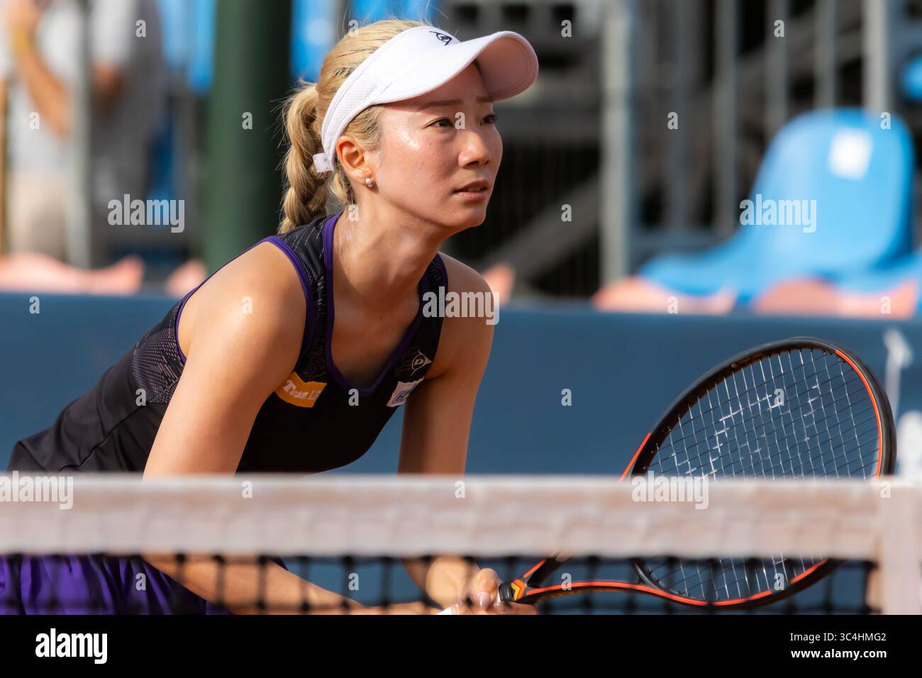 Palermo, Italia. 26 luglio 2025. Palermo Ladies Open 2025: Estelle Cascino e Shuo Feng contro Momoko Kobori e Ayano Shimizu. Momoko Kobori durante l'ultima partita a Palermo. (Foto di Antonio Melita/Pacific Press) credito: Pacific Press Media Production Corp./Alamy Live News Foto Stock
