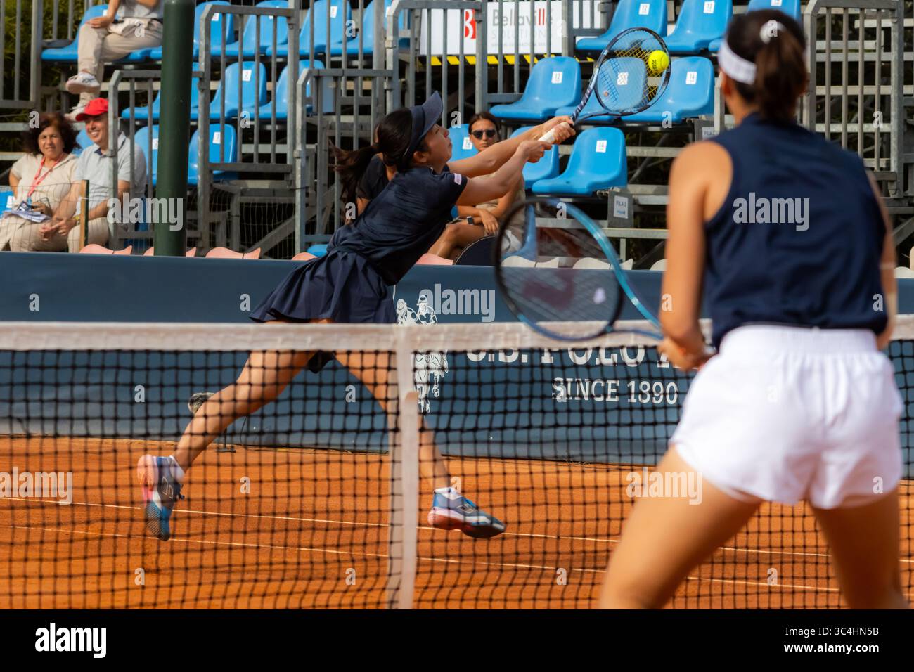 Palermo, Italia. 26 luglio 2025. Palermo Ladies Open 2025: Estelle Cascino e Shuo Feng contro Momoko Kobori e Ayano Shimizu. Ayano Shimizu durante la partita finale a Palermo. (Credit Image: © Antonio Melita/Pacific Press via ZUMA Press Wire) SOLO PER USO EDITORIALE! Non per USO commerciale! Foto Stock