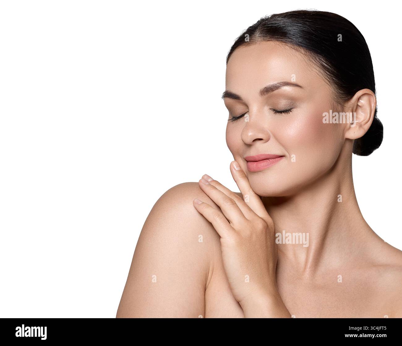 Ritratto di bellezza di una giovane donna con pelle viso sana idratata e labbra peluche naturali. Concetto di bellezza viso. Alta qualità, isolata su bianco Foto Stock