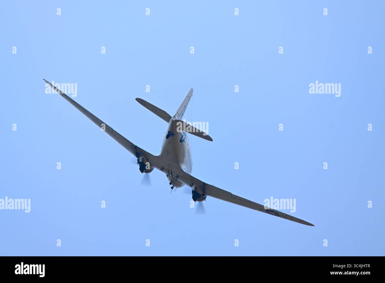 Ready 4 Duty, un Douglas R4D-6S, è la variante della US Navy dei rinomati DC-3 e C-47 Foto Stock