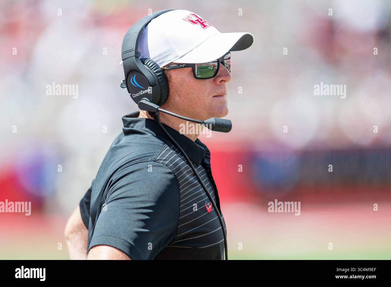 8 settembre 2018: Il capo-allenatore degli Houston Cougars Major Applewhite guarda durante il quarto quarto quarto di una partita di football della NCAA tra gli Arizona Wildcats e gli Houston Cougars al TDECU Stadium di Houston, Texas. Houston ha vinto la partita 45 a 18...Trask Smith/CSM(Credit Image: &Copy; Trask Smith/CSM via ZUMA Wire) Foto Stock