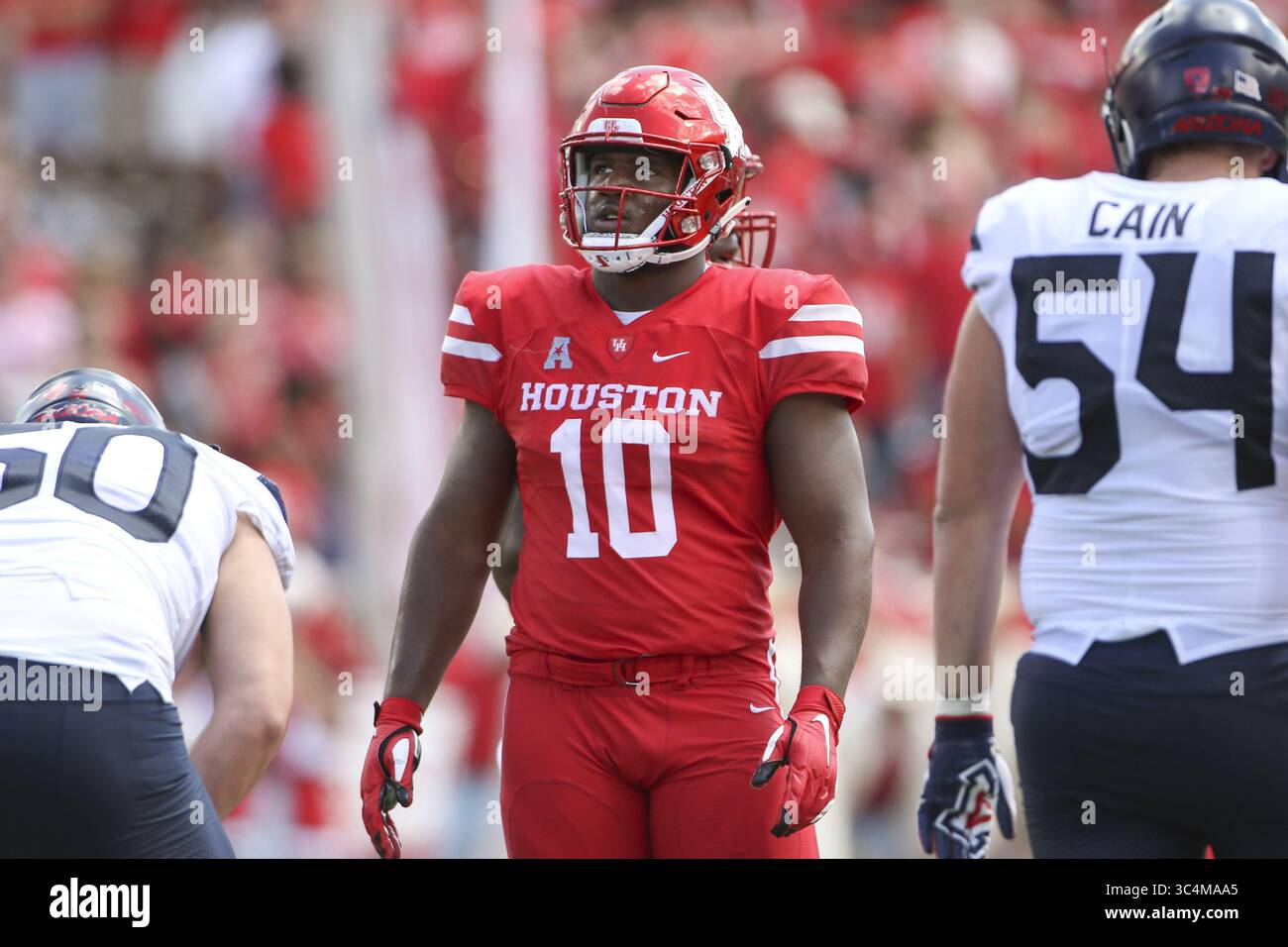 8 settembre 2018 - Houston, USA - il defensive tackle degli Houston Cougars ed Oliver (10) durante una partita di football NCAA tra Houston e Arizona sabato 8 settembre 2018 a Houston, Texas. (Immagine di credito: © Scott Coleman/ZUMA Wire) Foto Stock