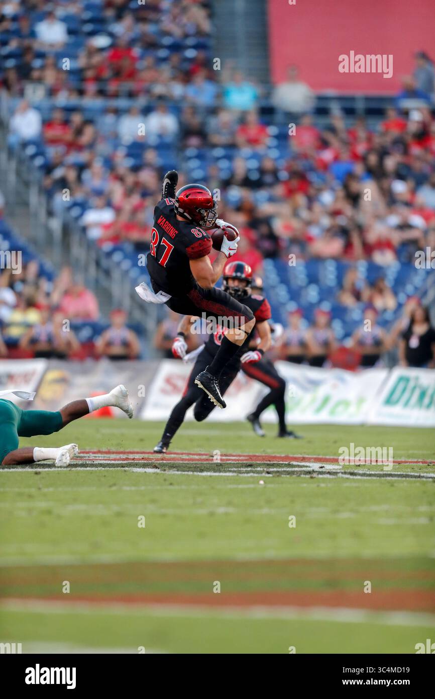 Settembre 8,2018: Il tight end dei San Diego State Aztecs Kahale Warring (87) va in ricezione contro i Sacramento State Hornets allo SDCCU Stadium di San Diego, California. Michael Cazares/Cal Sport Media.(immagine di credito: &Copy; Michael Cazares/CSM tramite cavo ZUMA) Foto Stock