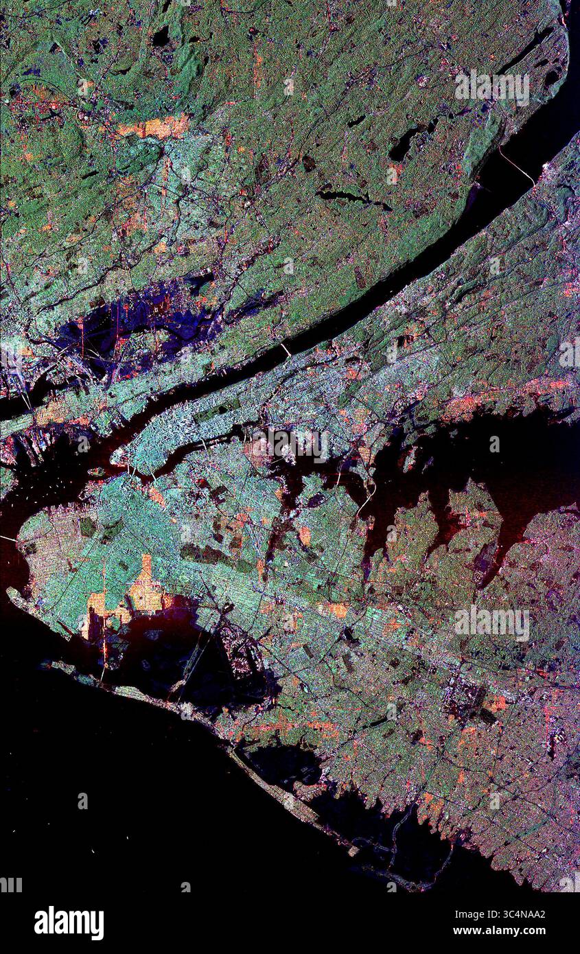 Questa immagine radar dell'area metropolitana di New York. L'isola di Manhattan appare al centro dell'immagine. Il rettangolo di colore verde su ma Foto Stock