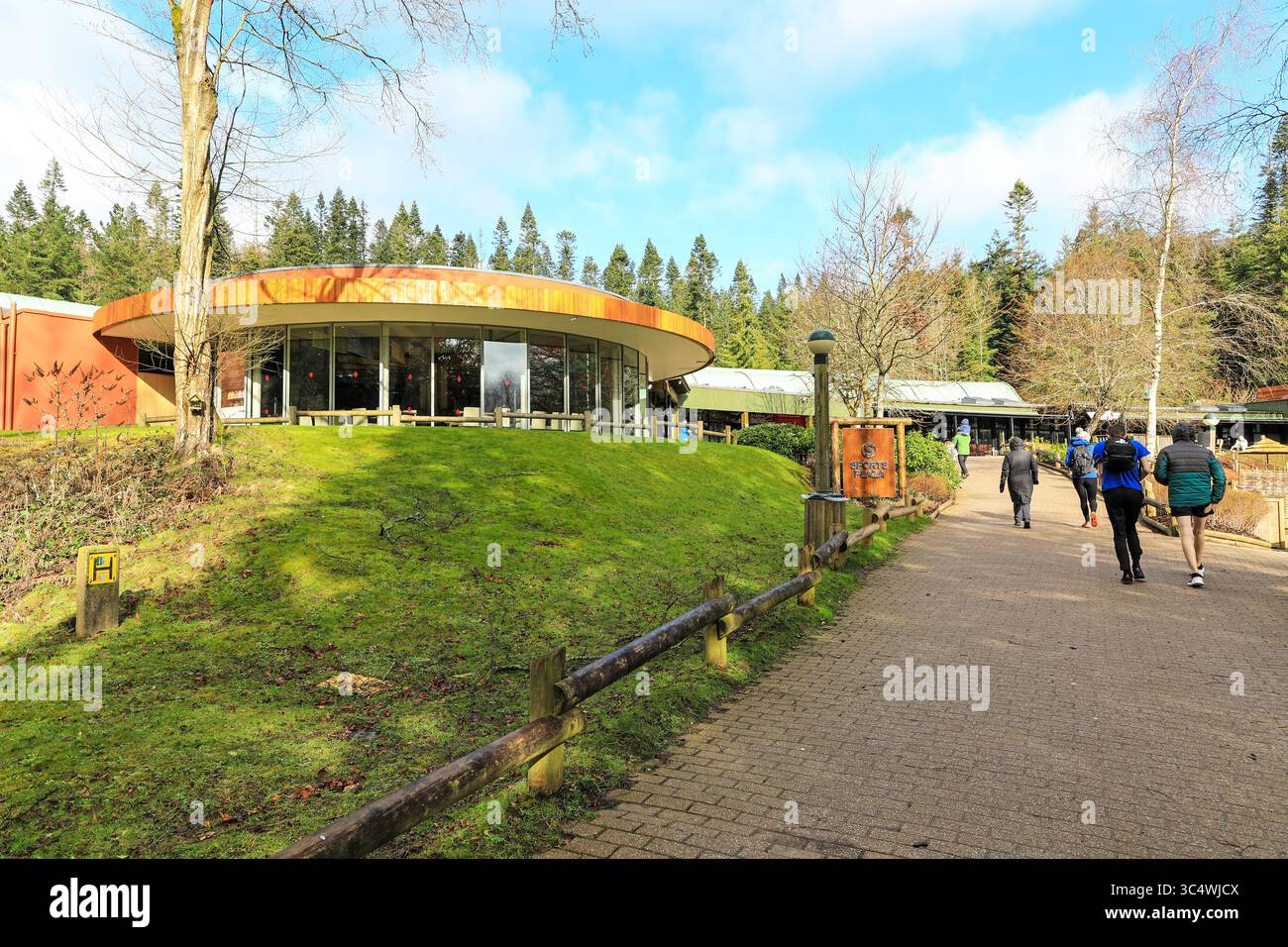 The Sports plaza at Center Parcs, Longleat Forest Holiday Village, Warminster, Wiltshire, Inghilterra, Regno Unito, Foto Stock