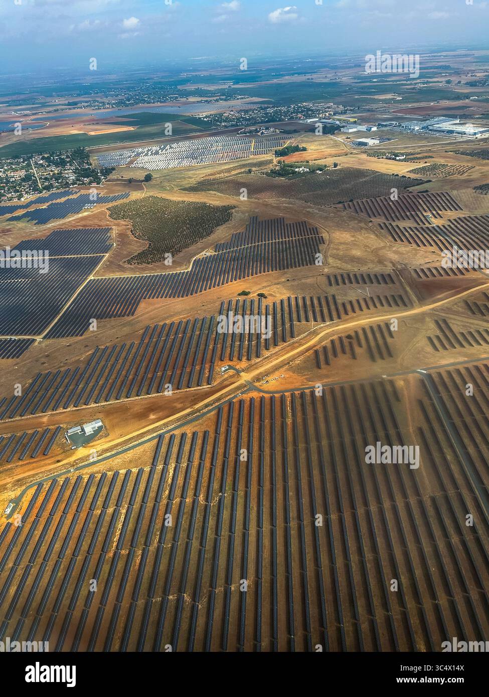 Carmona, Spagna, Vista aerea, campo di pannelli a energia solare , paesaggio (Siviglia) Foto Stock