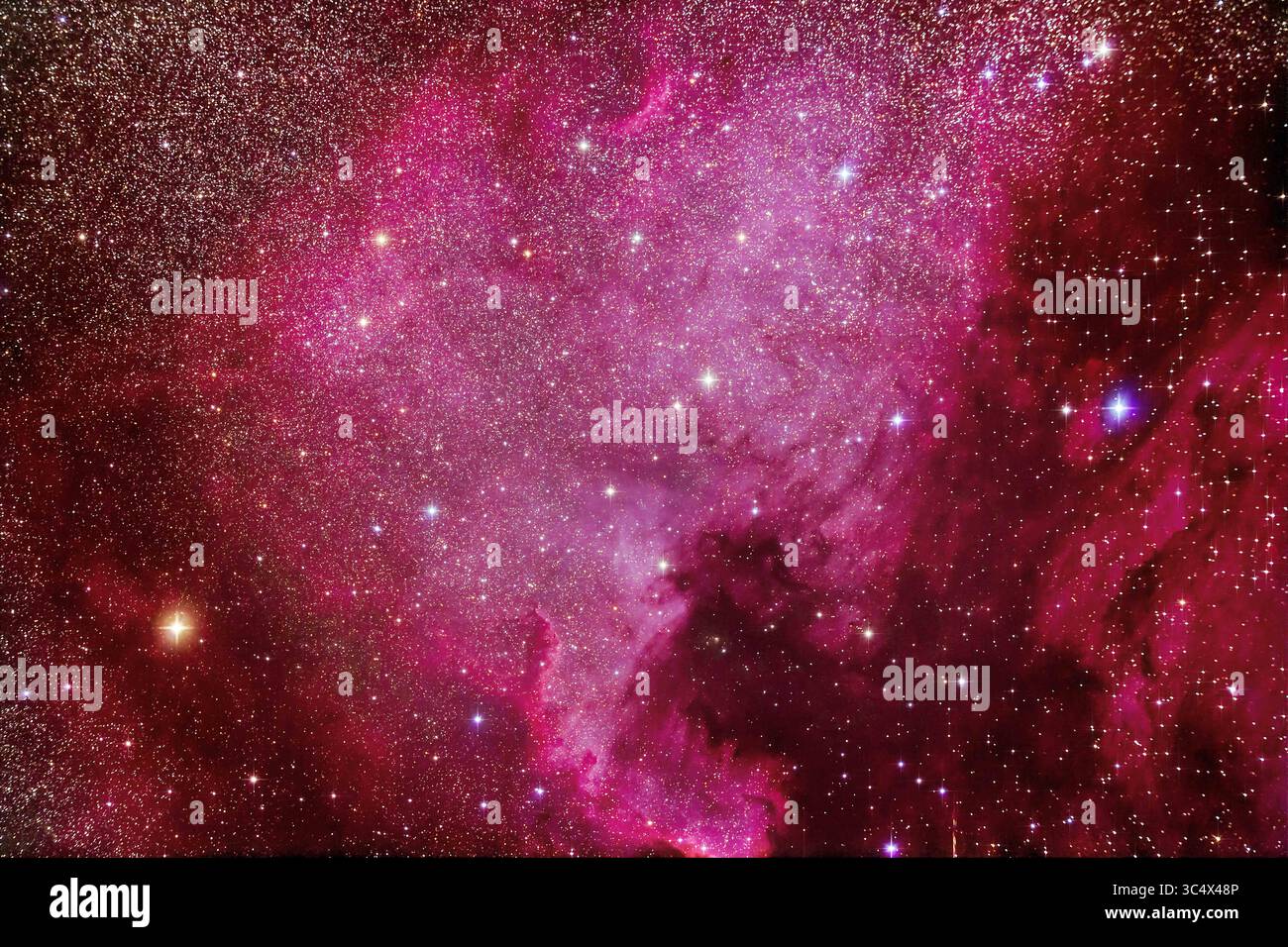 21 novembre 2016 - Canada - NGC 7000, The North America Nebula, con la Pelican Nebula, IC 5067, a destra, a Cygnus, preso da casa il 21 novembre 2016 come parte dei test del rifrattore Explore Scientific FCD100 102mm APO. Si tratta di una pila di esposizioni di 5 x 6 minuti a f/7 con il flattener di campo ES e a ISO 1600 con il Canon 5D MkII modificato con filtro. Aggiunta di picchi di diffrazione stellare con azioni AstronomyTools. (Immagine di credito: © Alan Dyer / Vwpics/VW Pics tramite cavo ZUMA) Foto Stock