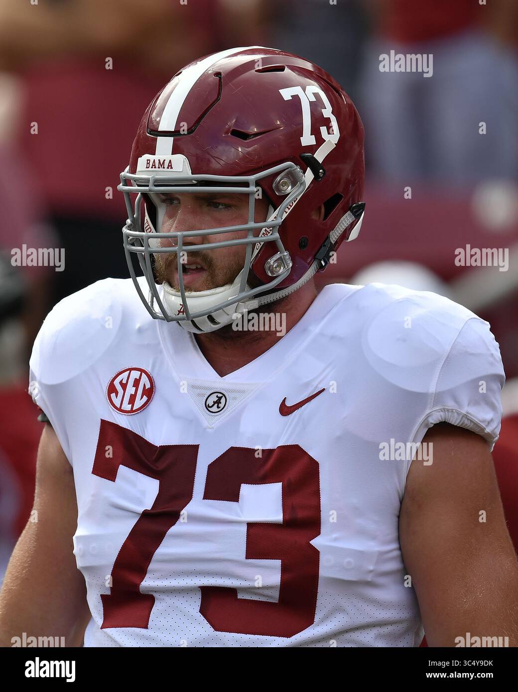 6 ottobre 2018 - Fayetteville, Arkansas, Stati Uniti - l'offensive tackle dell'Alabama JONAH WILLIAMS durante i warm-up al Donald W. Reynold Razorback Stadium di Fayetteville. (Immagine di credito: © Jimmy Jones/ZUMA Wire) Foto Stock