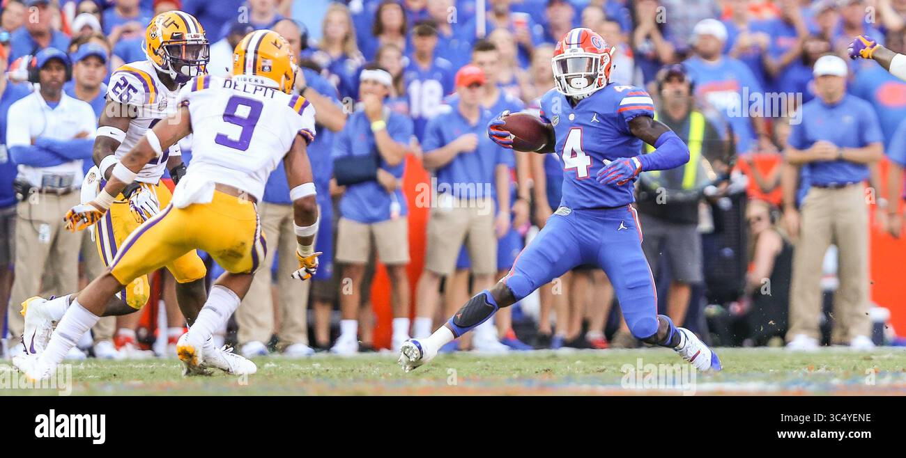 6 ottobre - Gainesville, Florida, Stati Uniti: Il running back dei Florida Gators Kadarius Toney (4) durante la seconda metà dell'azione di football NCAA contro i LSU Tigers all'Università della Florida. (Gary Lloyd McCullough/Cal Sport Media) (immagine di credito: &Copy; Gary McCullough/CSM tramite cavo ZUMA) Foto Stock