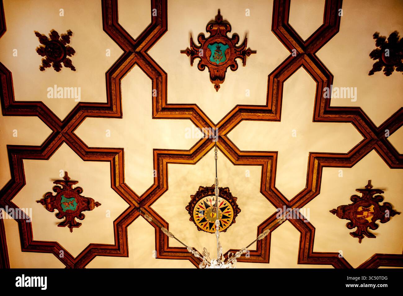 Sala del Trono del Castello di Miramare in stile eclettico a Trieste, Italia. Il castello mescola elementi gotici, medievali e rinascimentali. Foto Stock