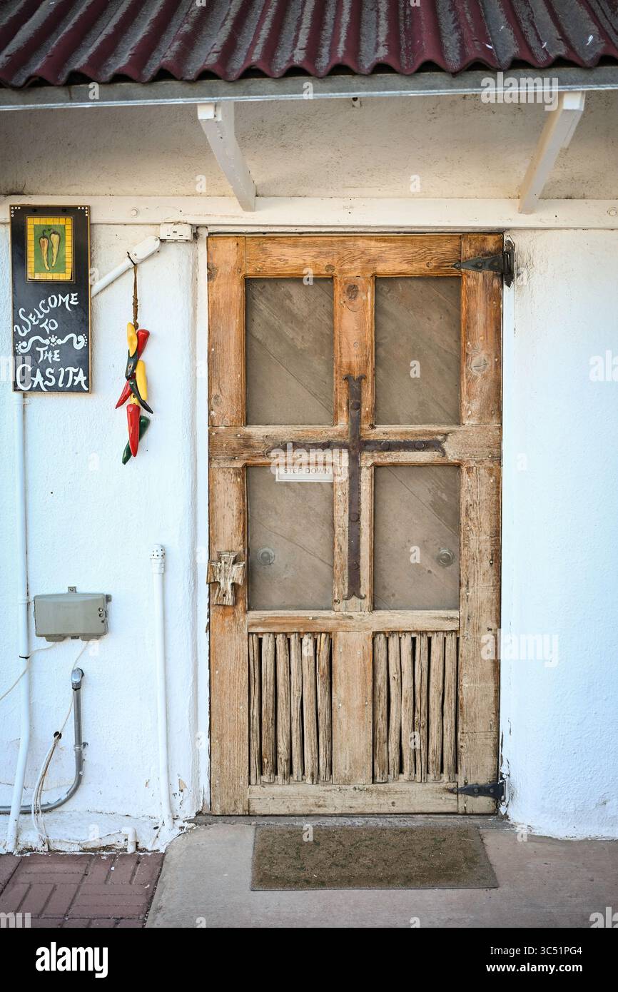 Porta con una croce a Hatch, New Mexico USA Foto Stock