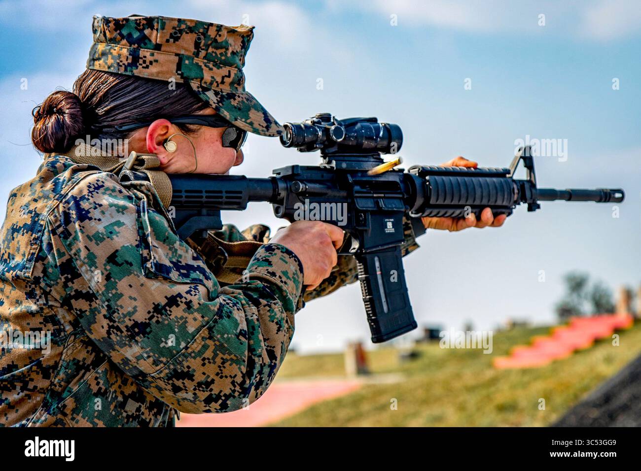 12 dicembre 2019 - Camp Hansen, Okinawa, Giappone - i Marines statunitensi partecipano all'annuale gara di tiro in Estremo Oriente a Camp Hansen, Okinawa, Giappone, 12-13 dicembre 2019. La gara di tiro dell'Estremo Oriente riunisce i Marines di stanza in Giappone per testare, migliorare e determinare il miglior tiratore tra di loro. (Immagine di credito: © U.S. Marines/ZUMA Wire/ZUMAPRESS.com) Foto Stock