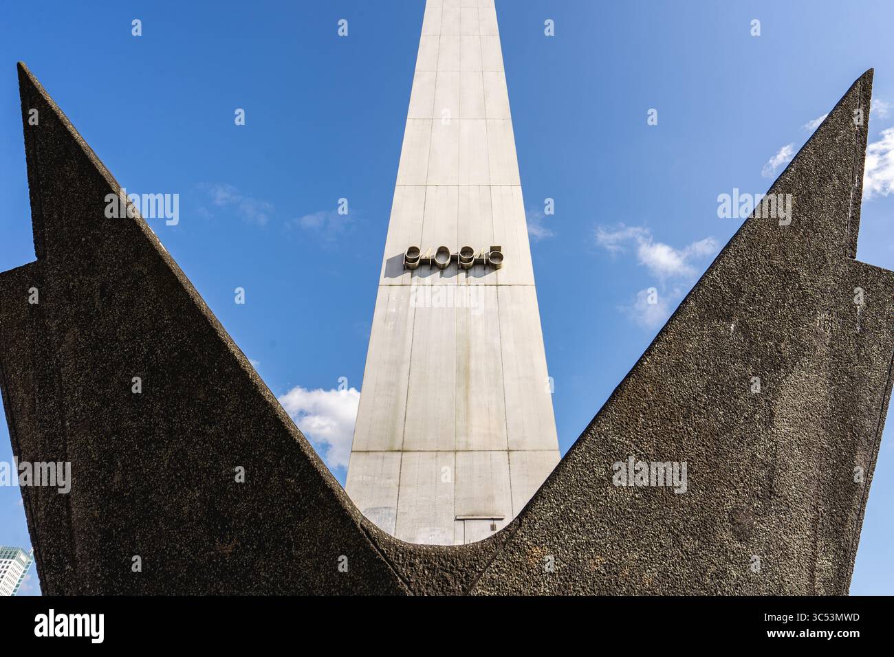 Memoriale per la seconda guerra mondiale, nel centro di Rotterdam, Paesi Bassi. 22 giugno 2025. Foto Stock