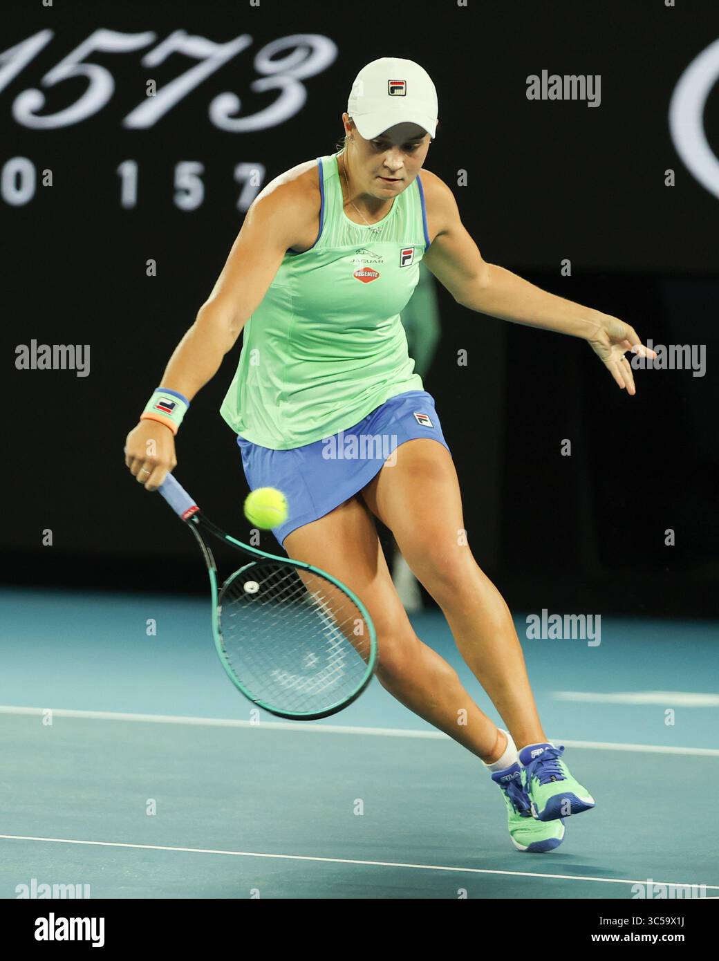 20 gennaio 2020: Prima testa di serie ASHLEIGH BARTY (AUS) in azione contro la LESIA TSURENKO (UKR) sulla Rod Laver Arena in una partita del primo turno di singolare femminile il giorno 1 dell'Australian Open 2020 a Melbourne, Australia. Sydney Low/Cal Sport Media. Barty Won 57 61 61 (immagine di credito: &Copy; Sydney Low/CSM tramite filo ZUMA) Foto Stock
