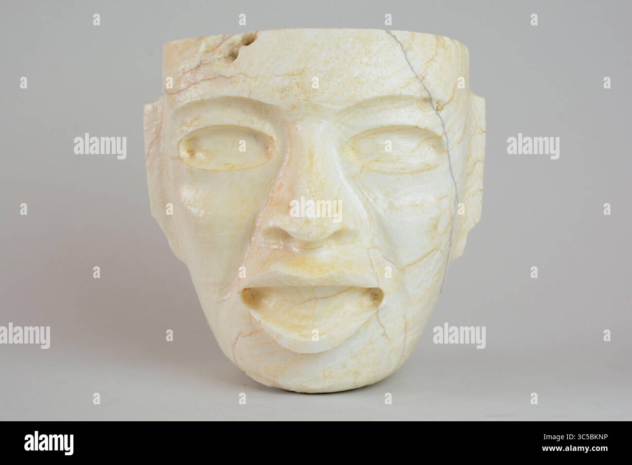 Antica arte precolombiana: Maschera di pietra Teotihuacan dal Messico Foto Stock