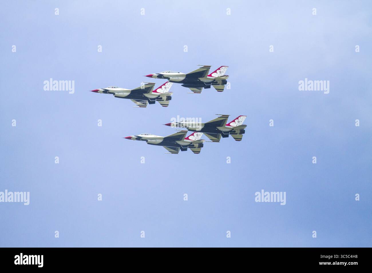 14 luglio 2019, Rionegro, Antioquia, Colombia: Mostra della squadra di aerobatica i Thunderbirds della United States Air Force il 14 luglio 1919 all'International Air Show - Colombia tenutosi a Rionegro, Antioquia, Colombia. (Immagine di credito: © Daniel Romero / Vwpics/VW Pics via cavo ZUMA) Foto Stock