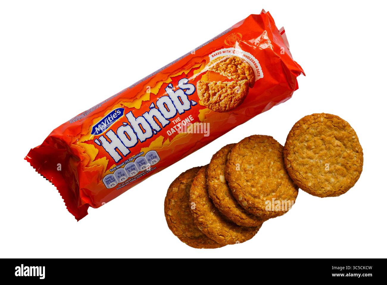 Pacchetto di Hobnobs McVitie's con i biscotti oaty uno aperto con contenuto versato isolato su sfondo bianco Foto Stock Pacchetto di Hobnobs McVitie's con i biscotti oaty uno aperto con contenuto versato isolato su sfondo bianco Foto Stock