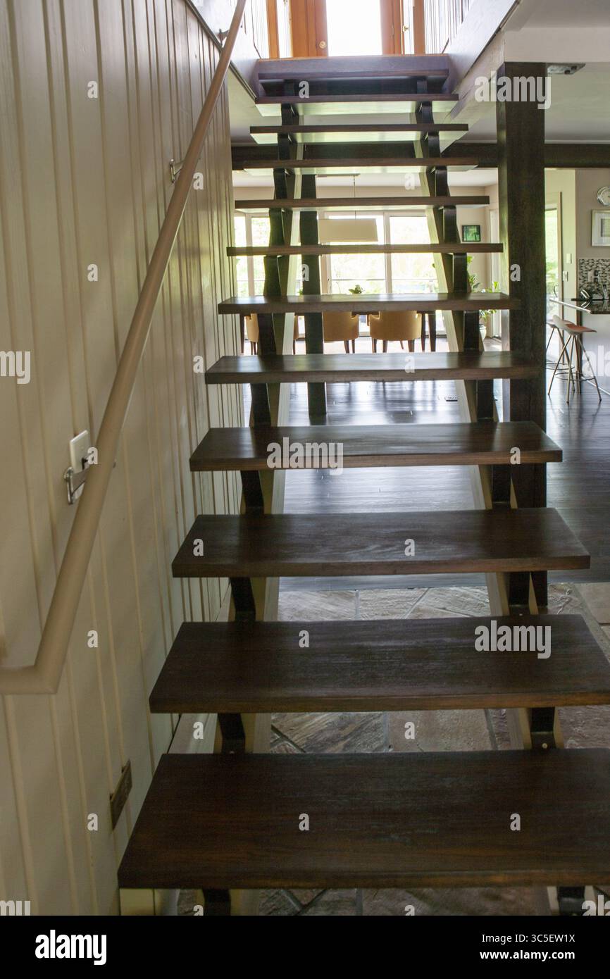 24 maggio 2019, Wingdale, New York, Stati Uniti: Modern Wood Stairs in Residential Home (Credit Image: © Spencer Jones/Glasshouse via ZUMA Wire) Foto Stock